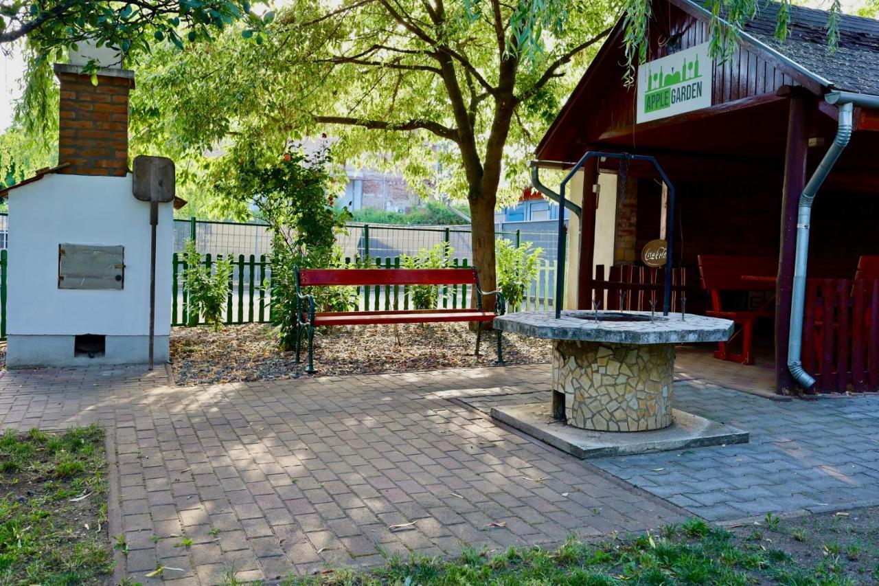 Applegarden Villa Debrecen Luaran gambar