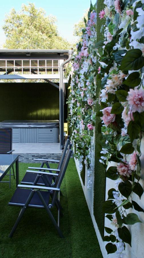 Applegarden Villa Debrecen Luaran gambar