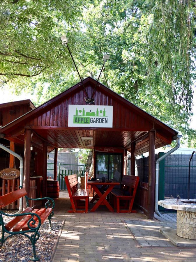 Applegarden Villa Debrecen Luaran gambar
