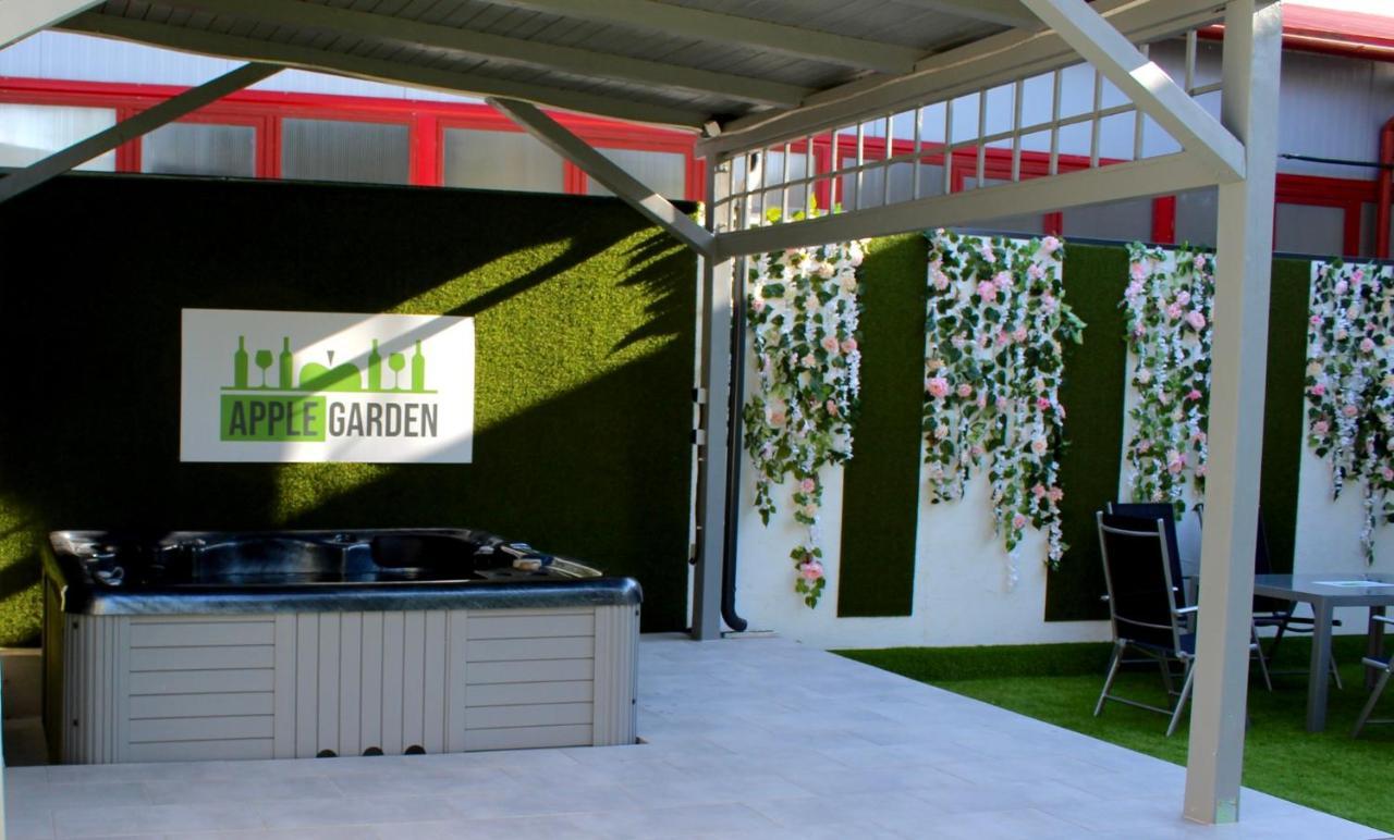 Applegarden Villa Debrecen Luaran gambar